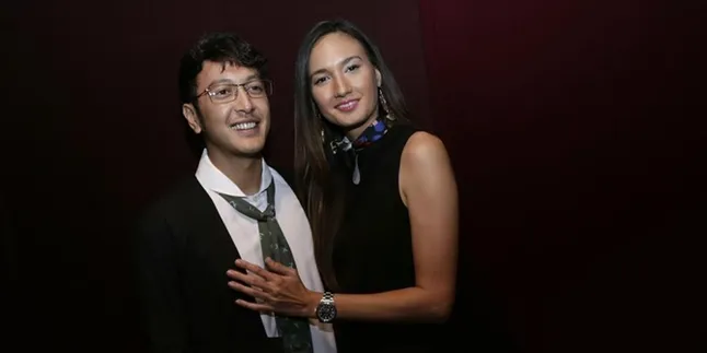 Ditanya Soal Anak, Dimas Anggara & Nadine Chandrawinata Pasrah Pada Tuhan Ditanya Soal Anak, Dimas Anggara & Nadine Chandrawinata Pasrah Pada Tuhan