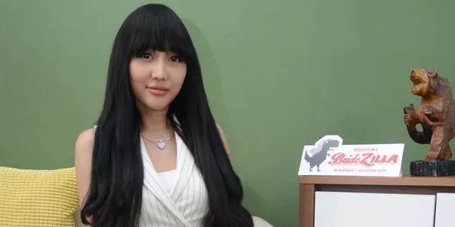 Ditanya Soal Kabar Mantan Suaminya, Lucinta Luna: Dia Udah Punya Usaha Ditanya Soal Kabar Mantan Suaminya, Lucinta Luna: Dia Udah Punya Usaha
