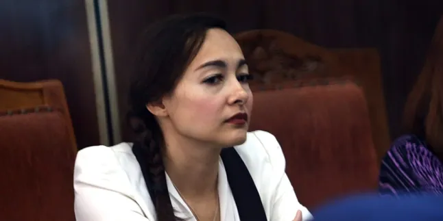 Ditanya Soal Orang Ketiga, Dewi Rezer Merasa Seperti Dituduh?