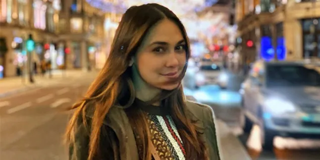 Ditanya Soal Perasaan Sedih Atau Bahagia Usai Ditinggal Reino Barrack, Luna Maya: Emang Aku Punya Pilihan? Ditanya Soal Perasaan Sedih Atau Bahagia Usai Ditinggal Reino Barrack, Luna Maya: Emang Aku Punya Pilihan?