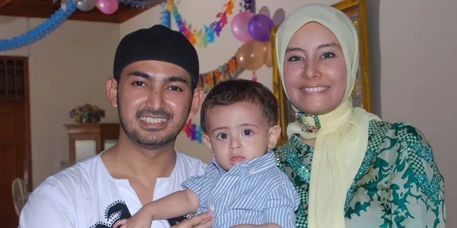 Ditanya Soal Poligami, Ustaz Ahmad Al Habsyi Kabur ke Dalam Mobil