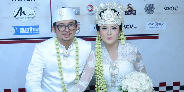 Ditanya Soal Rencana Bulan Madu & Momongan, Ini Jawaban Poppy Sovia