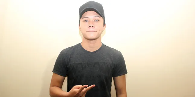 Ditanya Soal Rumor Tunangan Dengan Vebby, Ini Reaksi Rizky Febian