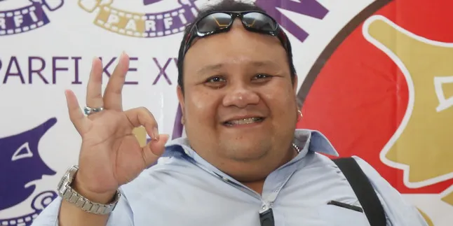 Ditegur Penumpang, Ini Suka Duka Rony Dozer Jadi Driver Taksi