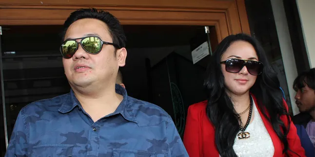 Ditegur Suami Regina, Farhat Abbas Semakin Menjadi?