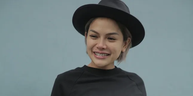 Ditetapkan Sebagai Tersangka, Nikita Mirzani Malah Beli Mobil Dengan Harga Miliaran!