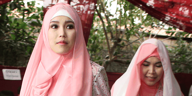 Ditinggal Ibu Umroh, Ayu Ting Ting Enggan Pakai Jasa Babysitter Ditinggal Ibu Umroh, Ayu Ting Ting Enggan Pakai Jasa Babysitter