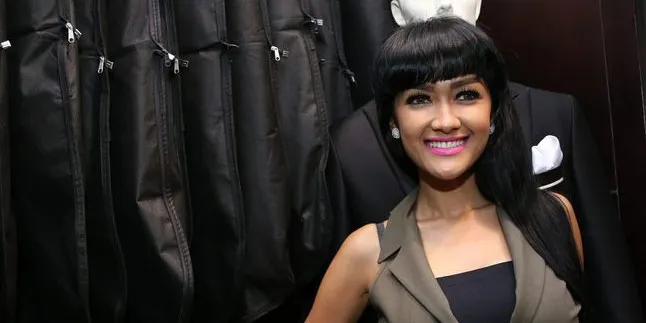 Ditinggal Sang Adik Menikah, Julia Perez Bakal Tari Perut Ditinggal Sang Adik Menikah, Julia Perez Bakal Tari Perut