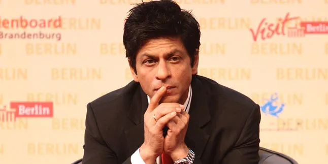 Ditinggal Suhana dan AbRam Khan, SRK Kesepian Teringat Sosok Ayah Ditinggal Suhana dan AbRam Khan, SRK Kesepian Teringat Sosok Ayah