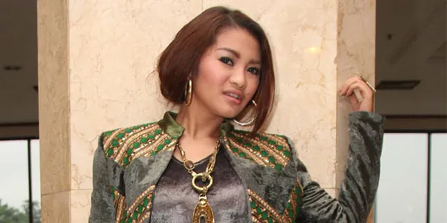 Ditolak Fitri Carlina, Seorang Pria Ingin Bunuh Diri