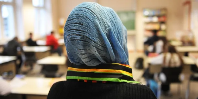 Ditolak Jadi Guru Karena Berhijab, Wanita Ini Dapat 122 Juta