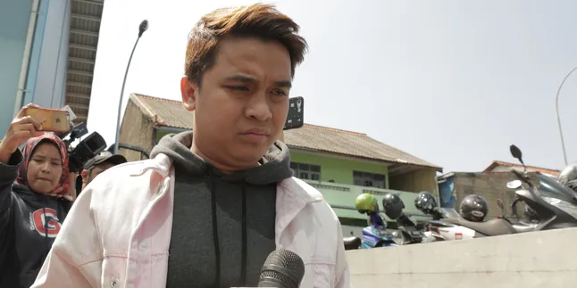 Dituding Netizen Pura-Pura Sakit, Begini Tanggapan Billy Syaputra Dituding Netizen Pura-Pura Sakit, Begini Tanggapan Billy Syaputra