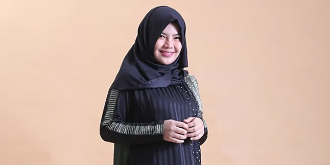 Dituding Pergi Umroh Secara Gratis, Begini Komentar Rosa Meldianti Dituding Pergi Umroh Secara Gratis, Begini Komentar Rosa Meldianti