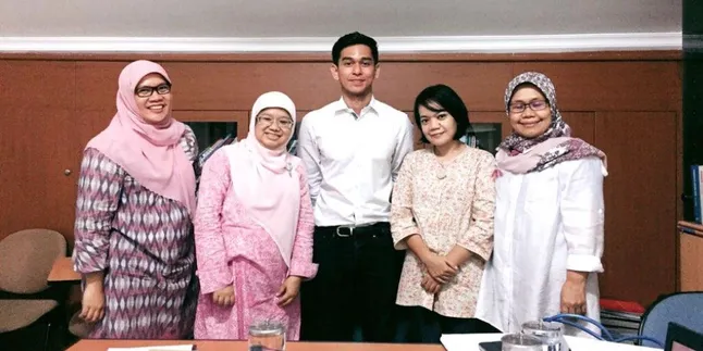 Dituduh Kuliah Tak Selesai-Selesai, Azof Rangga Sanggah di Sosmed