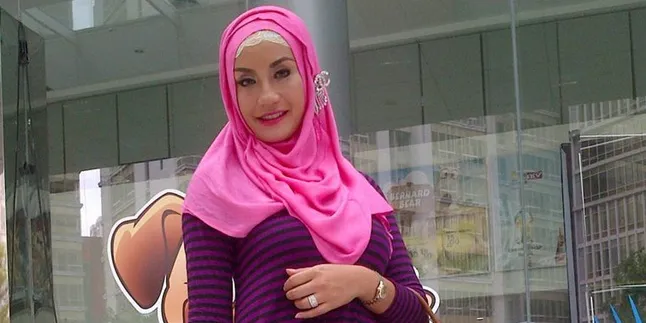 Dituduh Punya Anak Tanpa Suami, Ini Jawaban Manajer Shinta Bachir Dituduh Punya Anak Tanpa Suami, Ini Jawaban Manajer Shinta Bachir