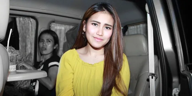 Dituduh Selingkuh Dengan Raffi Ahmad, Ayu Ting Ting Malah Santai