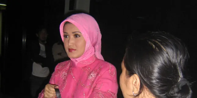 Dituduh Terkait Kasus Penyuapan, Evie Tamala Tampik Terlibat