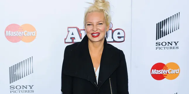 Ditulis Oleh Kanye West, Sia Tampilkan Secuplik Lagu Barunya