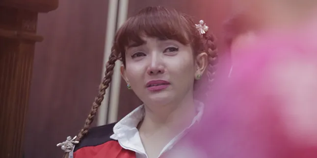 Dituntut 5 Tahun Penjara, Roro Fitria Nangis Lalu Pingsan