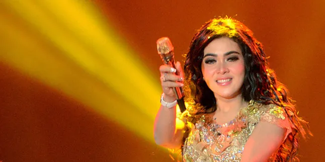 Diundang 'Hermes', Syahrini Terbang Dengan Kelas Utama ke Paris Diundang 'Hermes', Syahrini Terbang Dengan Kelas Utama ke Paris