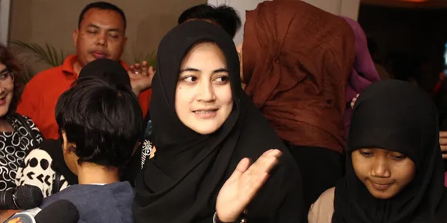 Diundang TKI ke Hongkong, Pipik Dian Siap Dibayar Durian
