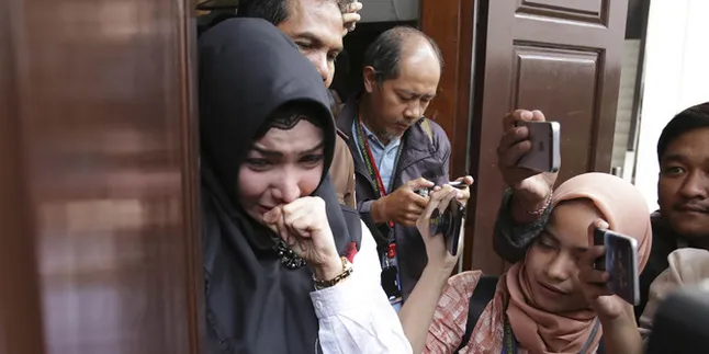 Divonis 4 Tahun Penjara, Roro Fitria Mengaku Depresi Divonis 4 Tahun Penjara, Roro Fitria Mengaku Depresi