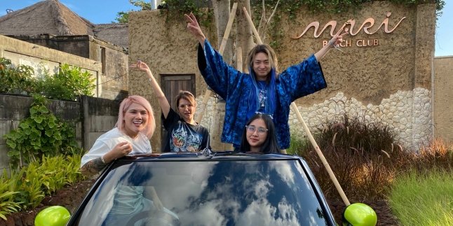 DJ Shacho Repezen Fox Does Charity Work at a Home in Bali with Miyabi and Evelyn