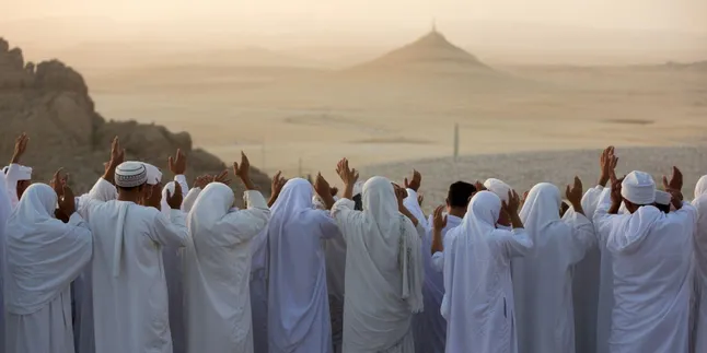 Doa Hari Arafah Lengkap Beserta Teks Arab, Latin, Artinya, dan Keutamaannya