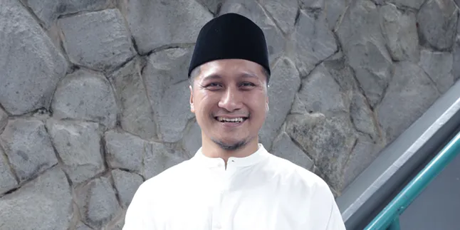 Doa Menyentuh Arie Untung Untuk Sang Ibunda Yang Ultah Ke-66