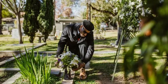 Prayers for Visiting Graves Before Ramadan Along with Their Meanings, Let's Review the Procedure