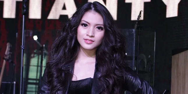 Donita Sambut Positif Hadirnya Dua Produk Kecantikan Baru Donita Sambut Positif Hadirnya Dua Produk Kecantikan Baru