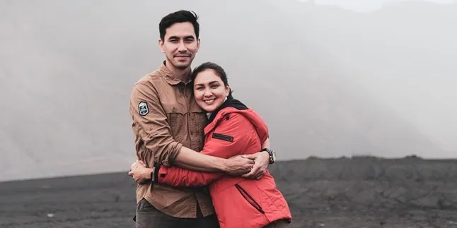 Donna Agnesia Sembuh dari Covid-19, Darius Sinathrya Berikan Surprise di Rumah