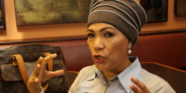 Dorce Gamalama Ciptakan Lagu Keroncong Untuk Ibu Negara