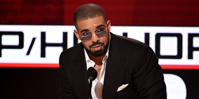 Drake Anggap Aneh Kemenangan 'Hotline Bling' di Grammy