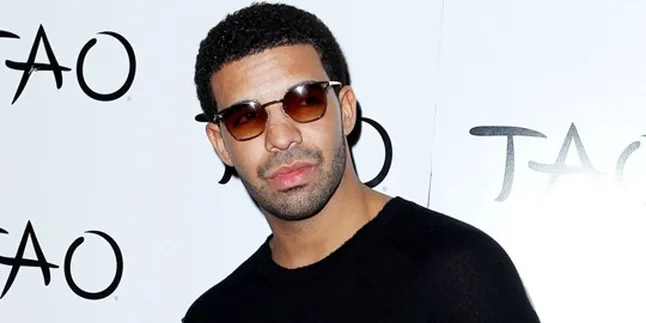 Drake Lulus SMA di Usia 25 Tahun!