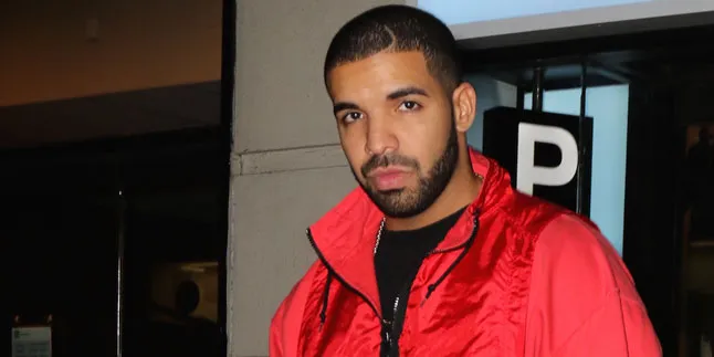 Drake Posting Foto 'Candid' Bersama Taylor Swift Drake Posting Foto 'Candid' Bersama Taylor Swift