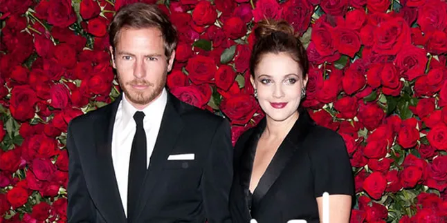 Drew Barrymore Melahirkan Bayi Pertamanya