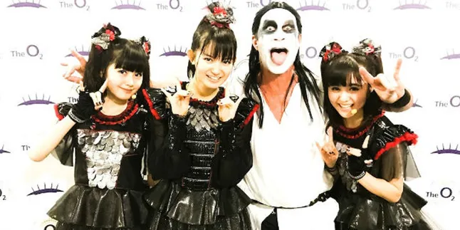 Drummer Red Hot Chili Peppers Tampil Bareng Babymetal Drummer Red Hot Chili Peppers Tampil Bareng Babymetal