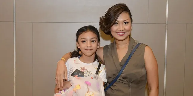 Dua Anaknya Jadi Penyanyi Cilik, Nola Be3 Bantah Eksploitasi