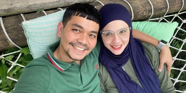 Two Months as a Widower, Indra Bekti Admits Missing the Warm Touch of Aldilla Jelita