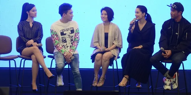 Dua Lipa Siap Meriahkan Konser Super Party yang Disiarkan Lewat Aplikasi Lazada Dua Lipa Siap Meriahkan Konser Super Party yang Disiarkan Lewat Aplikasi Lazada