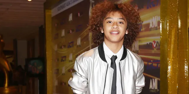 Dua Tahun Lagi, Bastian Steel Baru Mau Pacaran