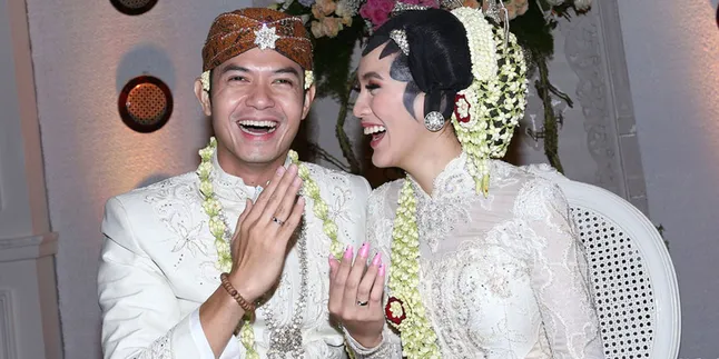 Dude Herlino-Alyssa Soebandono Dibanjiri Doa Samara! Dude Herlino-Alyssa Soebandono Dibanjiri Doa Samara!