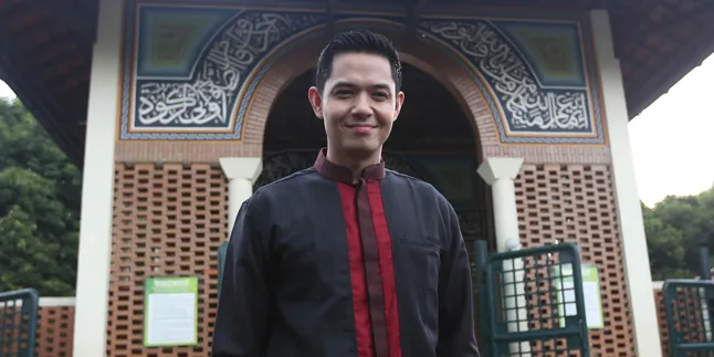 Dude Herlino Merasa Bangga Kain Songket Bisa Mendunia