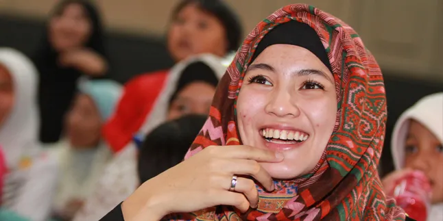 Dude Harlino: Soal Hijab Urusan Alyssa Dengan Tuhannya