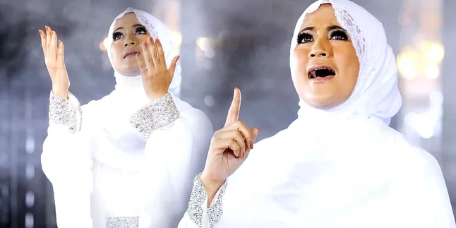 Duet Bareng Uje, Pipik Dian Irawati Tumpahkan Air Mata