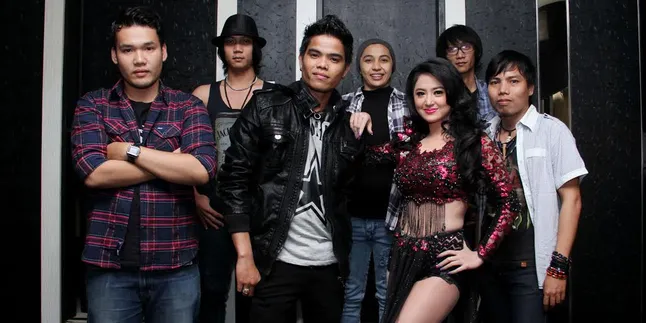 Duet Depe & Iztambul Band Guncang Malam Valentine's Day