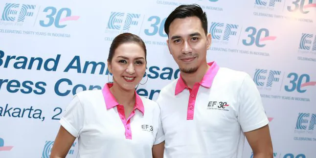 Dukung Cita-Cita Anak, Ini Tips Darius Sinathrya & Donna Agnesia