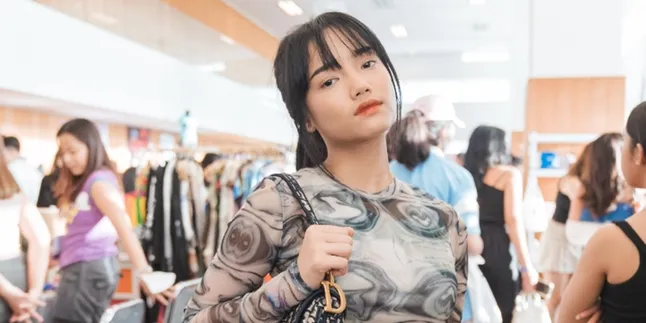 Dukung Fashion Lokal, Fuji, Fadly Faisal Hingga Rebecca Klopper Datangi Acara Bazar Dukung Fashion Lokal, Fuji, Fadly Faisal Hingga Rebecca Klopper Datangi Acara Bazar