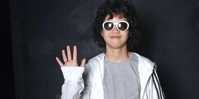 Dul: Aku Bukan Gay, Tapi Aku Sangat Cinta Kurt Cobain!